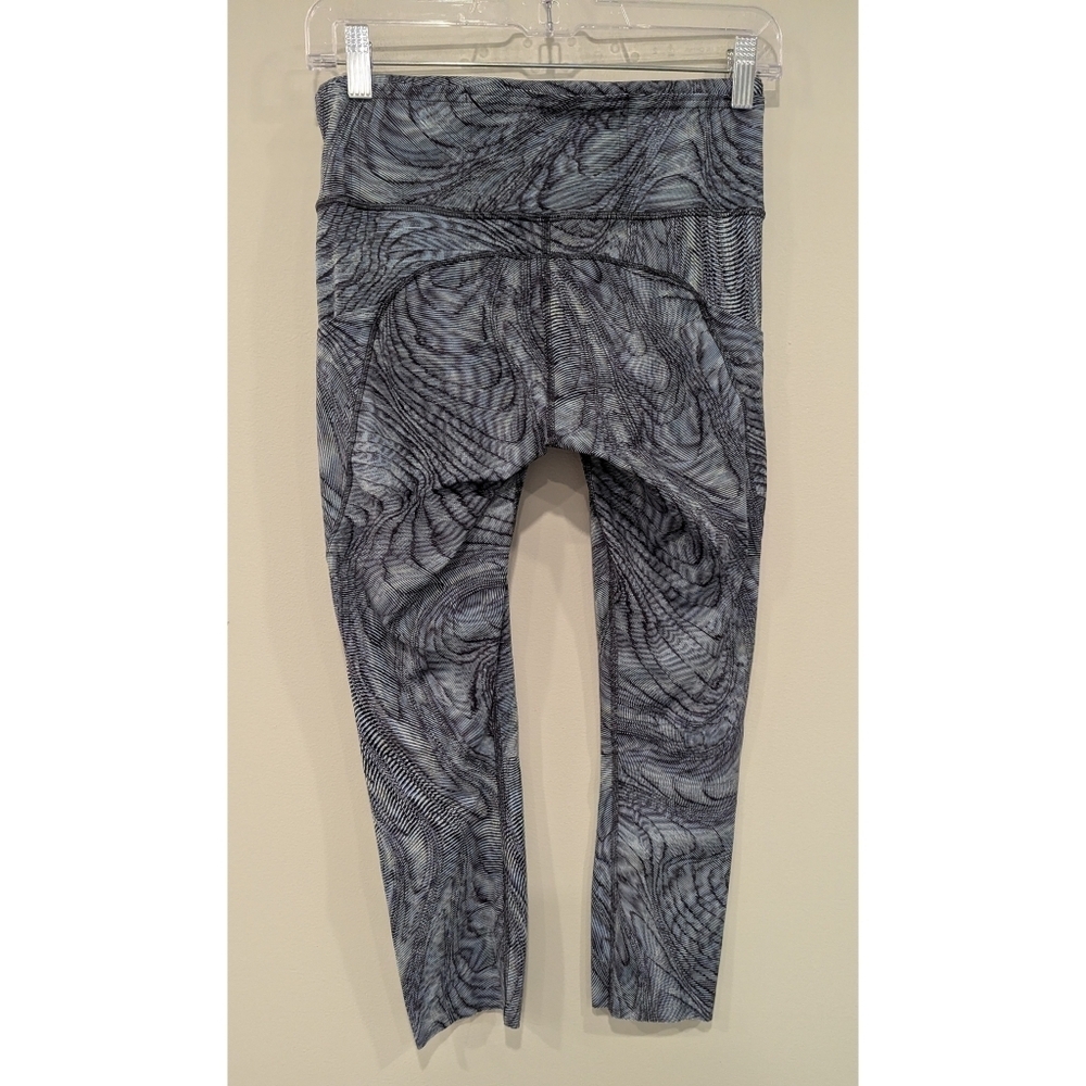 Lululemon Fast And Free High Rise Crop 23" Inseam In Dimensional Icing Size 6 - Picture 4 of 8
